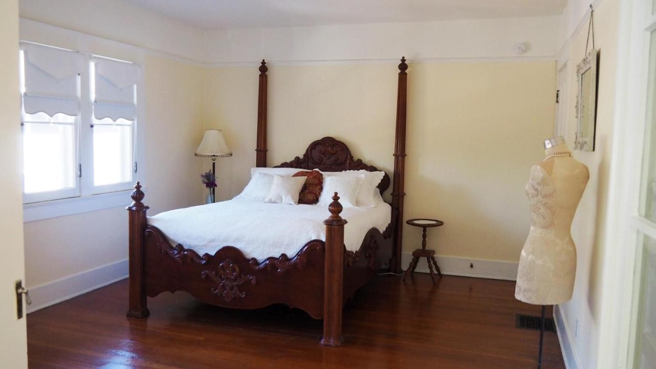 Lady Geneva Bed & Breakfast メドフォード エクステリア 写真