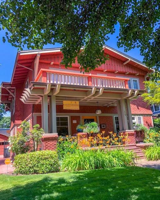 Lady Geneva Bed & Breakfast メドフォード エクステリア 写真