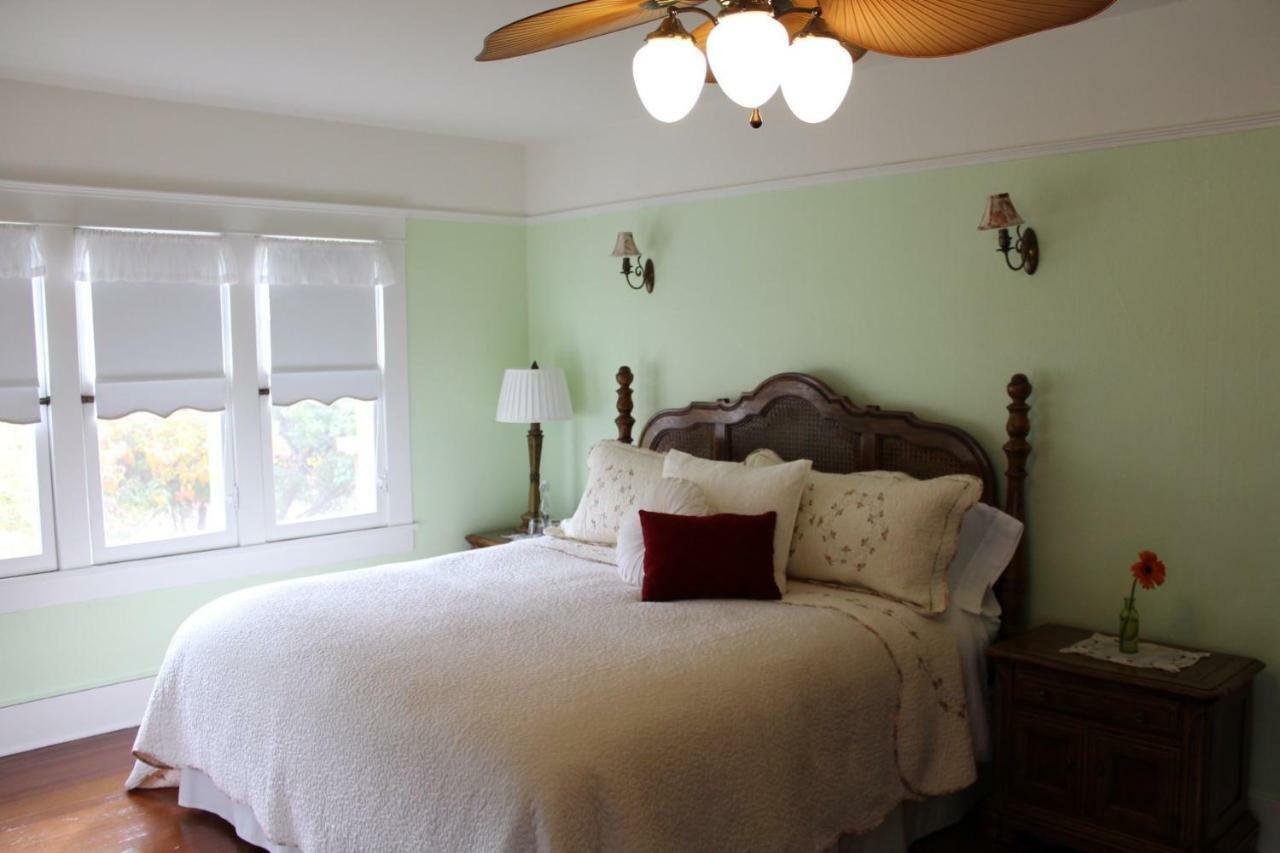 Lady Geneva Bed & Breakfast メドフォード エクステリア 写真