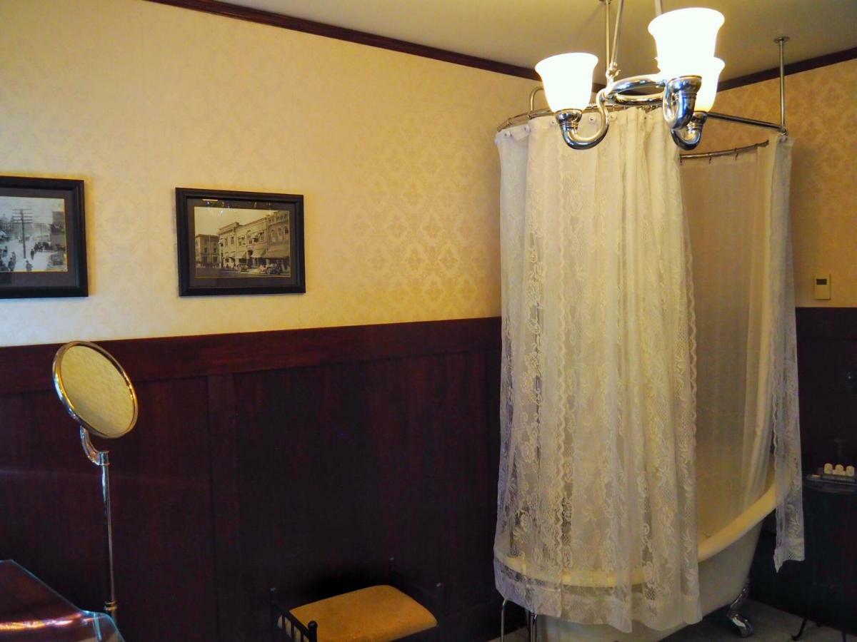 Lady Geneva Bed & Breakfast メドフォード エクステリア 写真