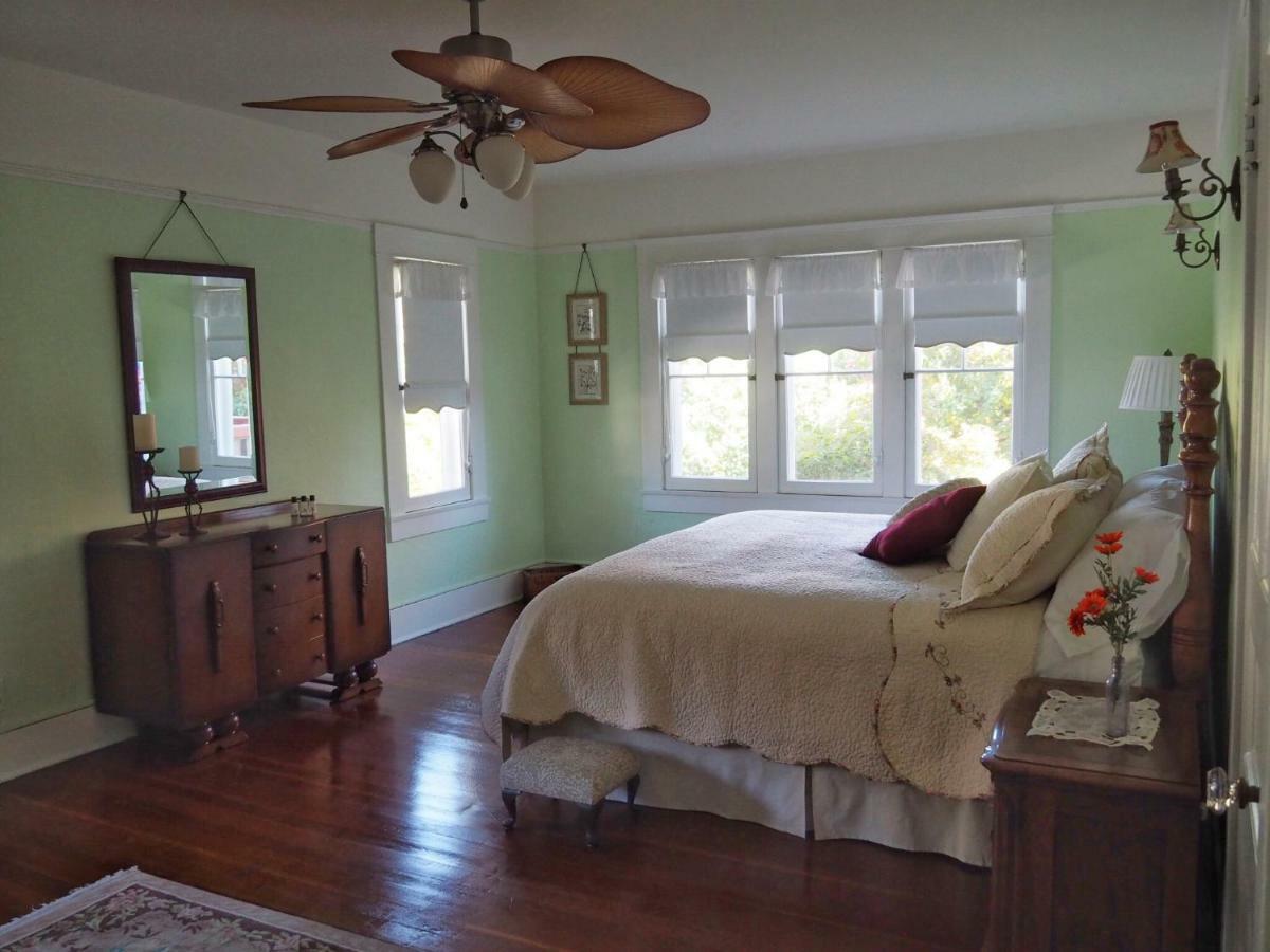 Lady Geneva Bed & Breakfast メドフォード エクステリア 写真
