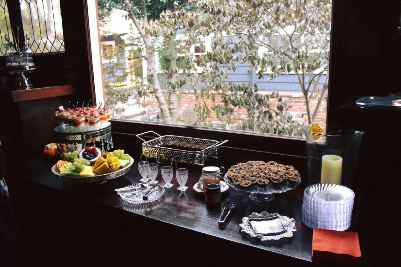 Lady Geneva Bed & Breakfast メドフォード エクステリア 写真